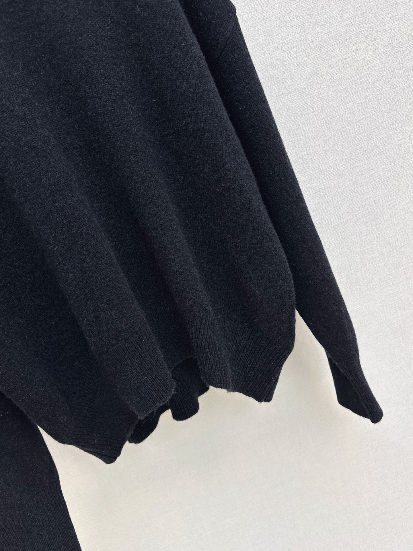 Ce1i NEW Wool sweater