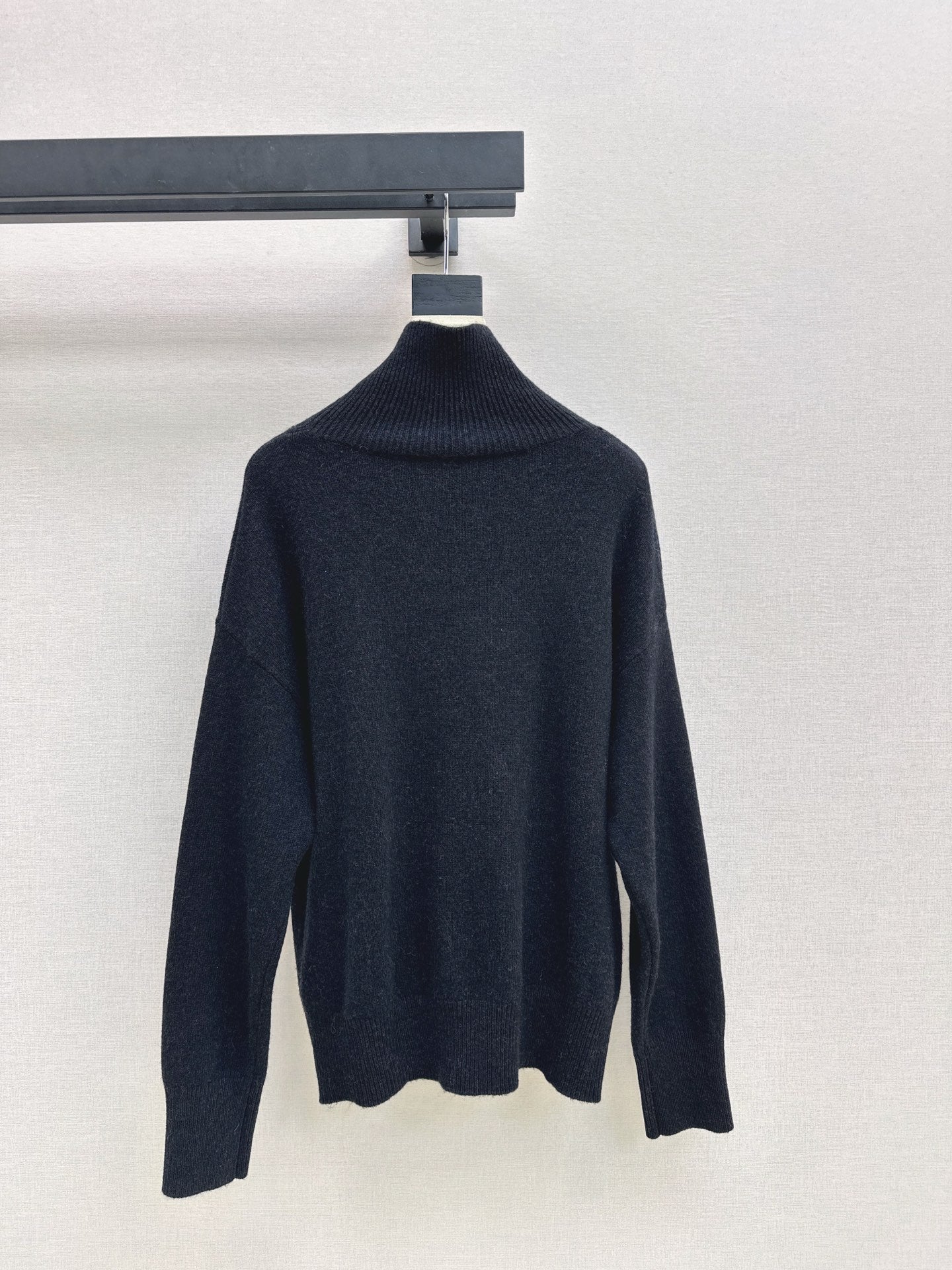 Ce1i NEW Wool sweater