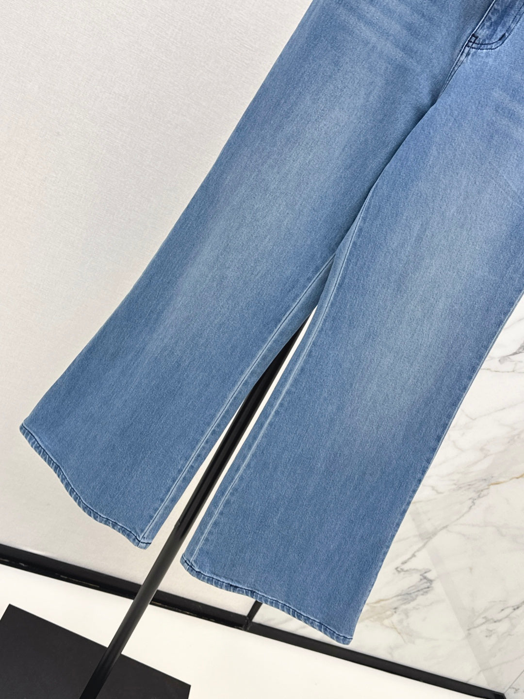 Loe NEW straight jeans